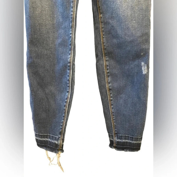 Spanx Distressed Ankle Skinny Jegging - Picture 4 of 8